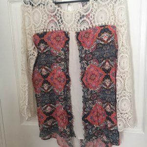 Xhilaration Crochet shoulder top & sleeves with blue & orange body, size Large